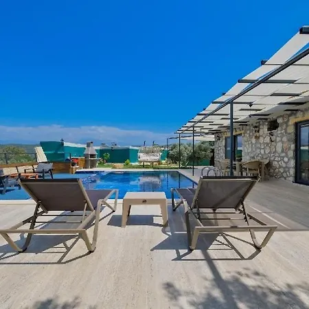 With Private Pool For 4 People In Bozyer,