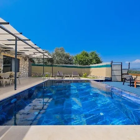 Villa With Private Pool For 4 People In Bozyer,
